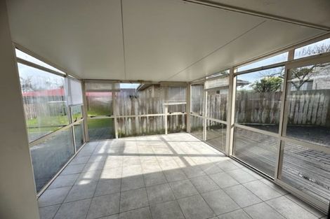 Photo of property in 10 Jillteresa Crescent, Half Moon Bay, Auckland, 2012