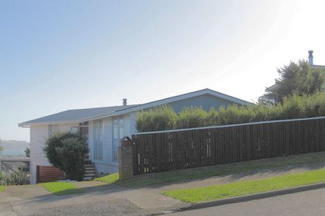 Photo of property in 4 De Castro Place, Titahi Bay, Porirua, 5022