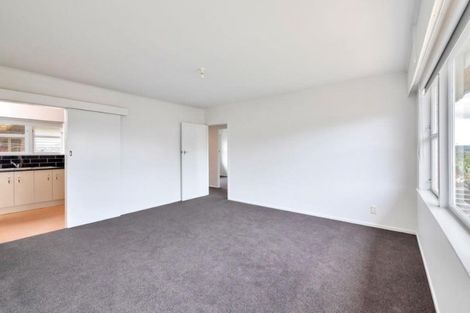 Photo of property in 2/16 Blacklock Avenue, Henderson, Auckland, 0612