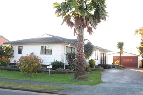 Photo of property in 29 Hadley Wood Drive, Wattle Downs, Auckland, 2103