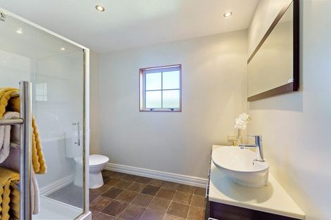 Photo of property in 98 Rahui Road, Otaki, 5512