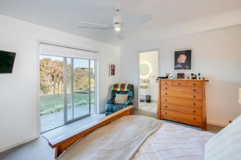 Photo of property in 21 Heipipi Drive, Eskdale, Napier, 4182