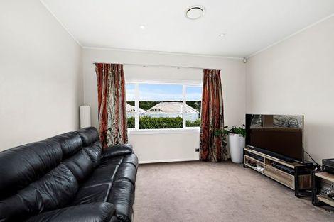 Photo of property in 53 Motu Road, Kumeu, 0891