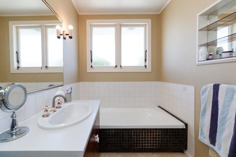 Photo of property in 98 Maxwells Line, Awapuni, Palmerston North, 4412