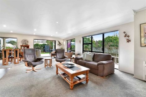 Photo of property in 7 Waimanu Place, Point Wells, Warkworth, 0986