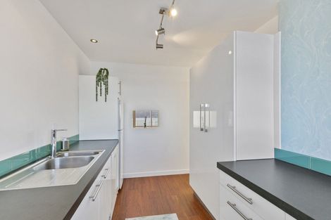 Photo of property in Gateway Apartments, 19 Maida Vale Road, Roseneath, Wellington, 6011
