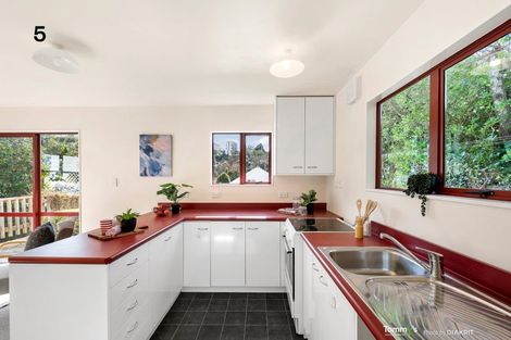 Photo of property in 8 Alameda Terrace, Aro Valley, Wellington, 6021