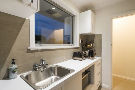 Photo of property in 34 Churchill Avenue, Hokowhitu, Palmerston North, 4410