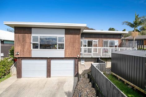 Photo of property in 29 Te Kauri Place, Helensville, 0800