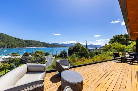 Photo of property in 324a Waikawa Road, Waikawa, Picton, 7220