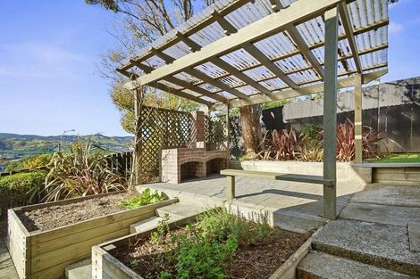 Photo of property in 13 Forglen Place, Tawa, Wellington, 5028