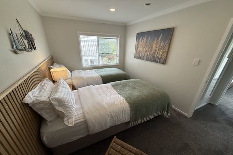 Photo of property in 13 Ellangowan Road, Waiake, Auckland, 0630