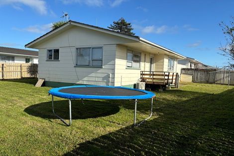 Photo of property in 1/89 Bruce Mclaren Road, Henderson, Auckland, 0612