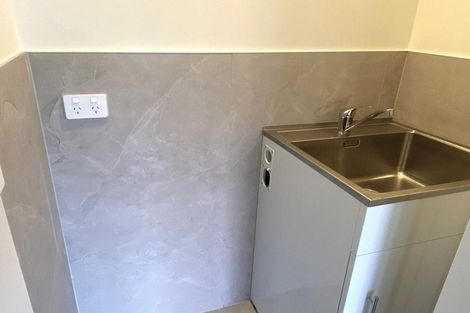 Photo of property in 4/5g Newelm Lane, Flat Bush, Auckland, 2019