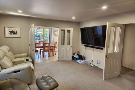 Photo of property in 135 Memorial Avenue, Burnside, Christchurch, 8053