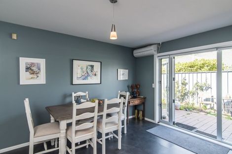 Photo of property in 52 Rewarewa Crescent, Waikanae, 5036