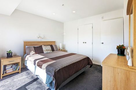 Photo of property in 1h/10 Crown Lynn Place, New Lynn, Auckland, 0600