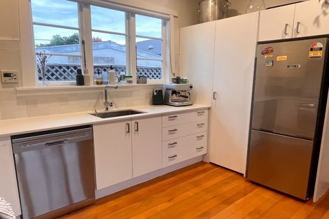 Photo of property in 1/155 Weston Road, St Albans, Christchurch, 8052