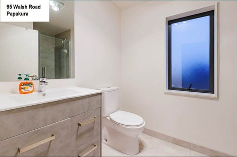 Photo of property in 95 Walsh Road, Papakura, 2110