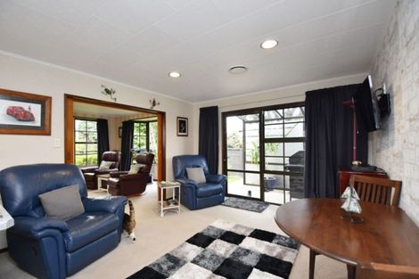 Photo of property in 57 Vogel Place, Waikiwi, Invercargill, 9810