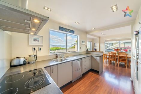 Photo of property in 7 Acacia Avenue, Maungaraki, Lower Hutt, 5010