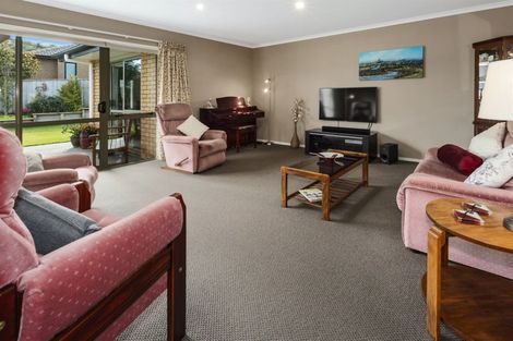 Photo of property in 10 Paparoa Crescent, Aotea, Porirua, 5024