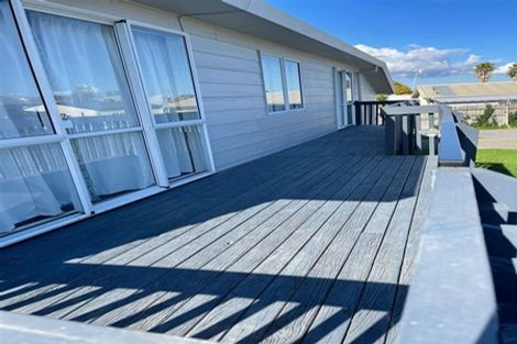 Photo of property in 2/43 Solveig Place, Randwick Park, Auckland, 2105