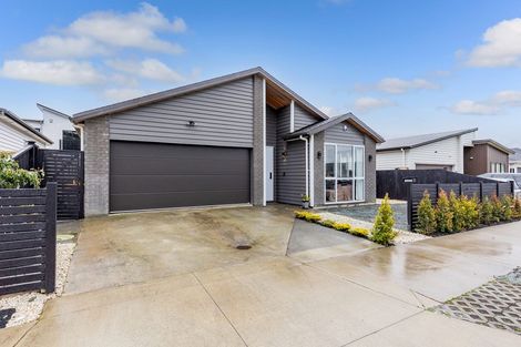 Photo of property in 5 Ropere Street, Kumeu, 0810
