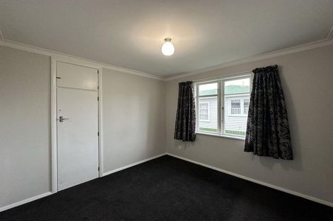 Photo of property in 13 Bartholomew Road, Levin, 5510