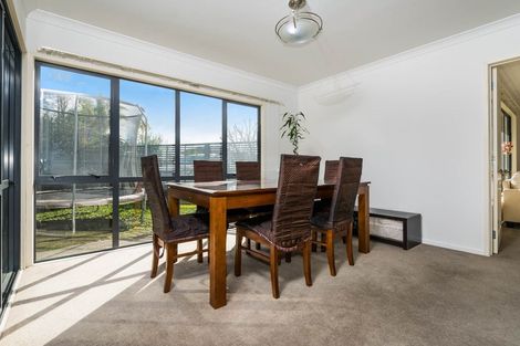 Photo of property in 10 Scarlet Oak Drive, Schnapper Rock, Auckland, 0632