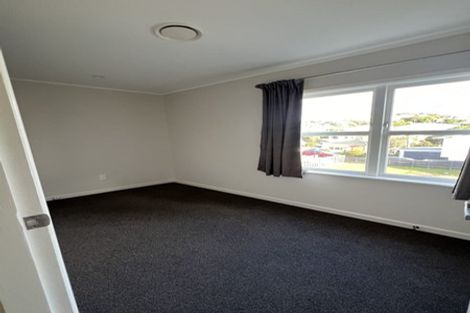 Photo of property in 19 Oswald Crescent, Paparangi, Wellington, 6037