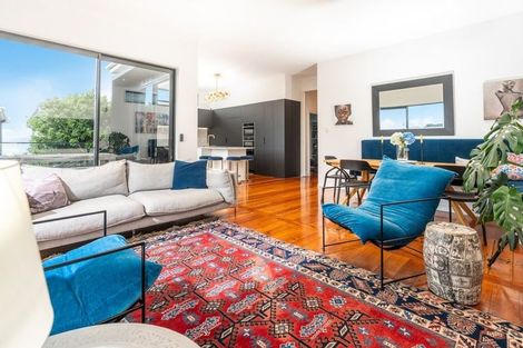 Photo of property in 2 Shannon Street, Mount Victoria, Wellington, 6011