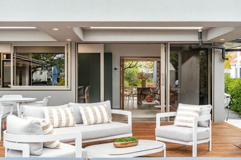 Photo of property in 18b Stratford Avenue, Milford, Auckland, 0620