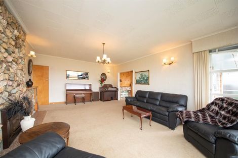 Photo of property in 197 Bridge Street, Bulls, 4818