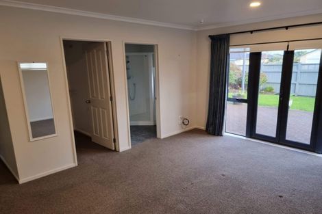 Photo of property in 55 Newbliss Crescent, East Tamaki Heights, Auckland, 2016