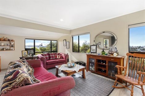 Photo of property in 2/9 Cashmere Place, Glenfield, Auckland, 0629