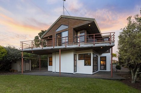 Photo of property in 7b Elgin Place, Red Beach, 0932