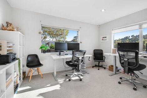 Photo of property in 69 Tamahere Drive, Glenfield, Auckland, 0629