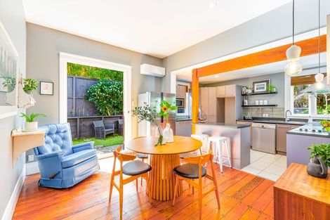 Photo of property in 88 Woodlands Park Road, Titirangi, Auckland, 0604