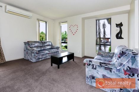 Photo of property in 17 Sovereign Gardens, Halswell, Christchurch, 8025