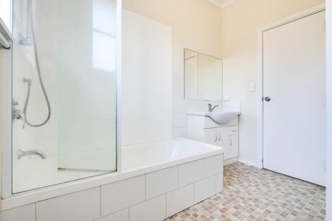 Photo of property in 100 Guppy Road, Taradale, Napier, 4112