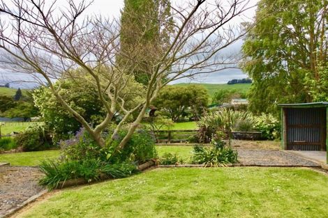 Photo of property in 6 Paraekaretu Street, Hunterville, 4730