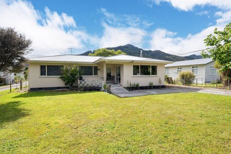 Photo of property in 153 Fairfax Street, Murchison, 7007