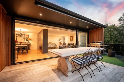 Photo of property in 7 Hartles Place, Mellons Bay, Auckland, 2014