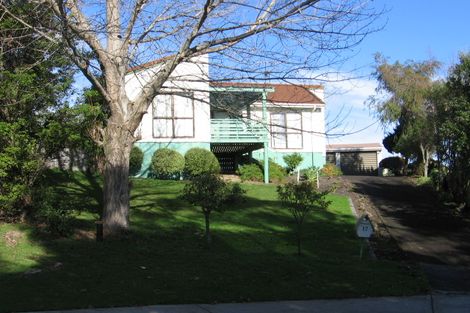 Photo of property in 17 Ransom Smyth Drive, Goodwood Heights, Auckland, 2105