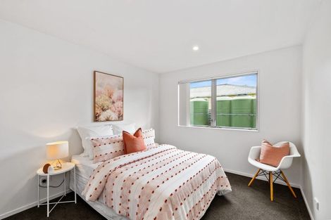 Photo of property in 2b Peachgrove Road, Te Atatu Peninsula, Auckland, 0610