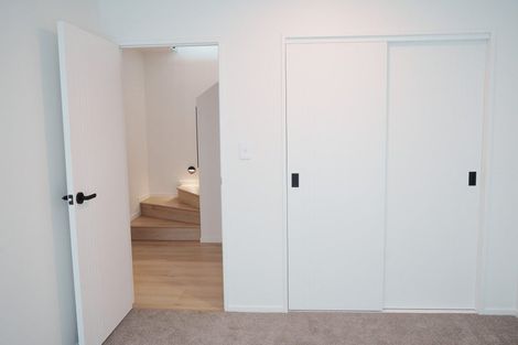 Photo of property in 18a Pavola Grove, Glenfield, Auckland, 0629