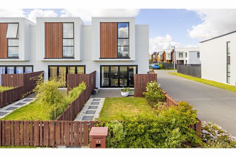 Photo of property in 11 Walsh Road, Papakura, 2110