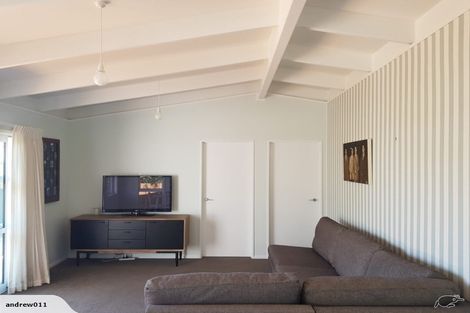 Photo of property in 2 Taihiki Road, Clarks Beach, 2122