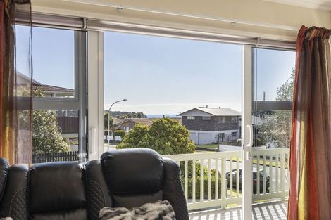 Photo of property in 27 Glamis Avenue, Bell Block, New Plymouth, 4312